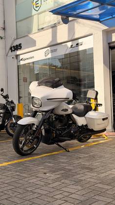 HARLEY-DAVIDSON STREET GLIDE 